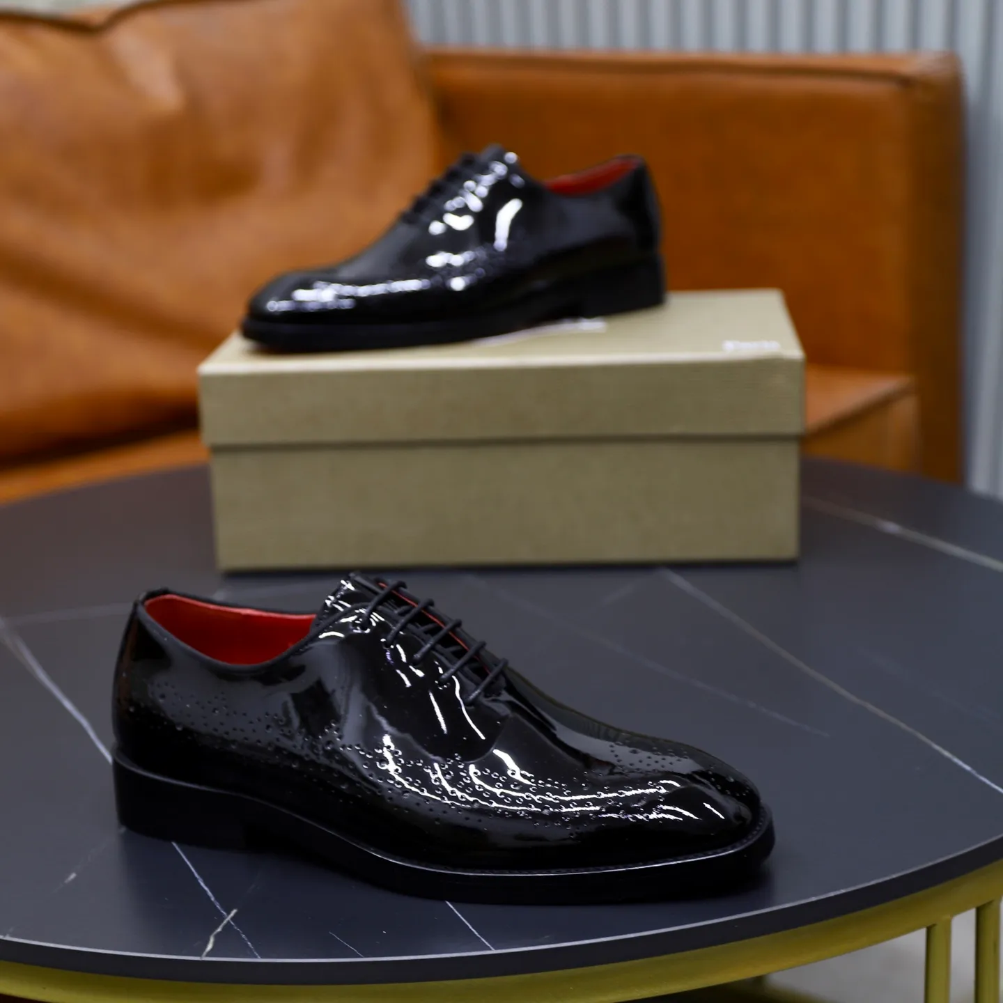 Ex-factory price: 620💰Christia*.Loubouti*🆑High-end men’s business formal leather shoes | Classic red sole shoes | Original imported first-layer cowhide | Water-dyed cowhide lining | Italian imported red rubber outsole | High-end luxury | Perfect interpretation of fashion, sunshine, style, suitable for various occasions Size: 39-44 (38.45 custom-made)